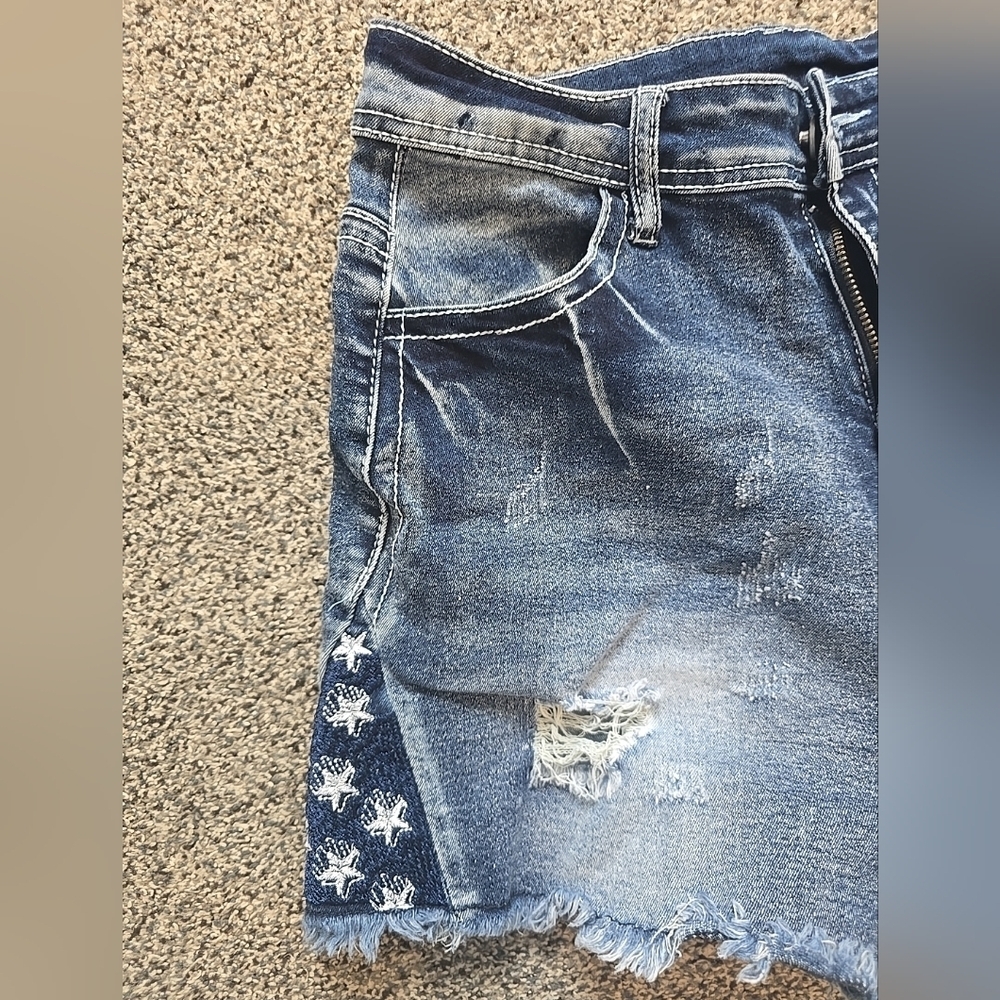 Distressed denim shorts Stars & Stripes Dark Wash High Rise Womens 29 - Picture 2 of 12